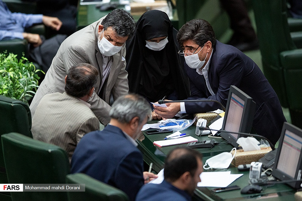 واکنش‌های متناقض به گزارش تحقیق از فولاد مبارکه؛ شاهدی بر فاسد نبودن نظام یا نوک کوه فساد؟