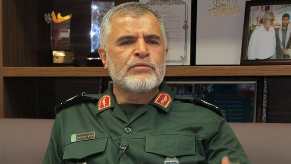معاون نیروی زمینی سپاه پاسداران: معلمان باید به دانشآموزان امید تزریق کنند