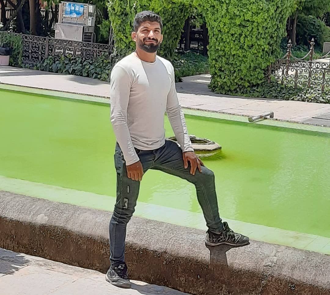 اجزای پیکر امین بذرگر، کشتی‌گیر و دوست نوید افکاری، در کوهی واقع در شیراز پیدا شد