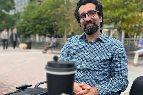 اعتقال ناشط سياسي إيراني مؤيد للإصلاحيين في الولايات المتحدة