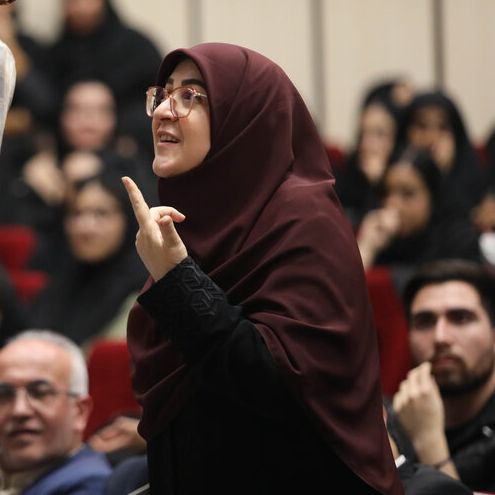 متحدثة الحكومة الإيرانية: صرخة الشعب مؤشر على الضغوط الاقتصادية