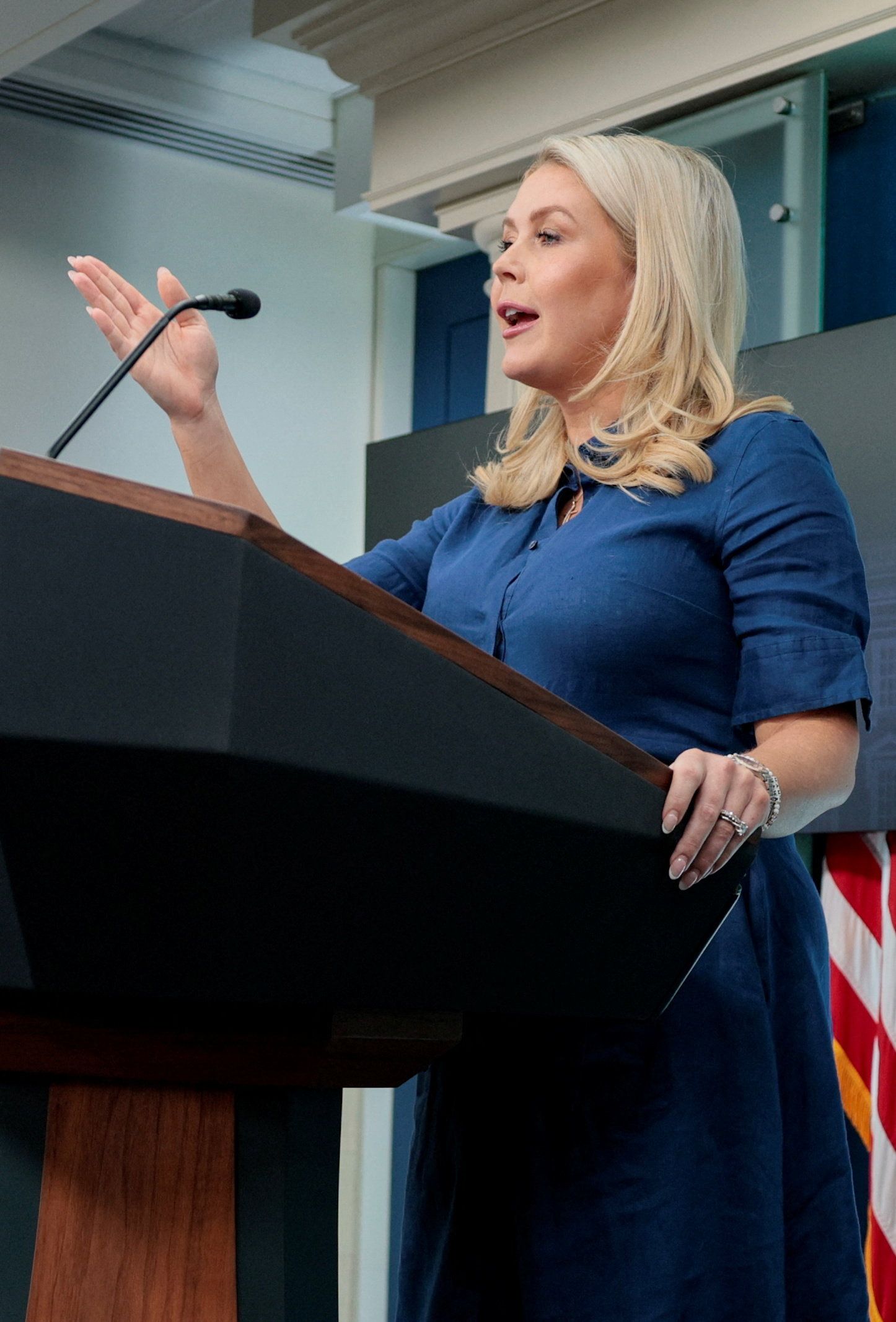 البيت الأبيض: إيران "ركعت" ووافقت على فتح مضيق هرمز بعد تهديدات ترامب 