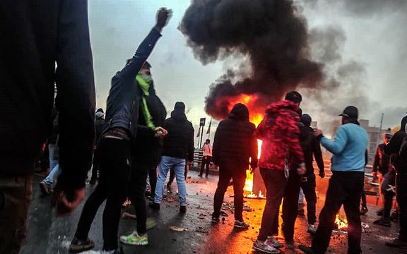 شاهزاده رضا پهلوی: انقلاب ملی ایرانیان حماسه همبستگی و فریاد اتحاد زیر یک پرچم است