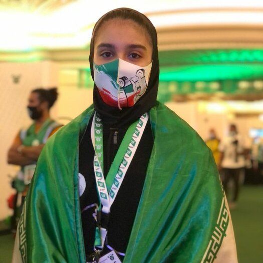 غزاله حسینی به مدال برنز رقابتهای وزنهبرداری قهرمانی نوجوانان جهان رسید