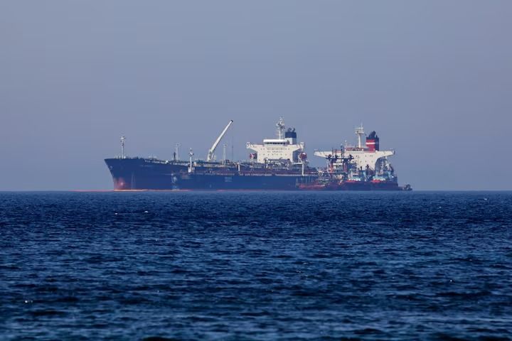 US weighs halting tankers at sea to squeeze Iran oil trade