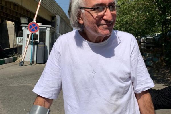 مخرج إيراني للنظام: شبابُنا يستعدّون لإسقاطكم