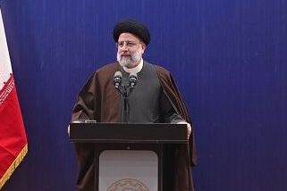 رئیسی همزمان با بالا رفتن دوباره قیمت دلار: نگران وضع ارز نیستیم، آینده روشن است