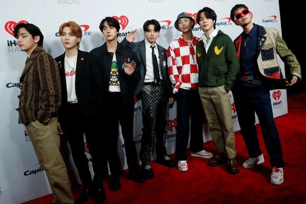 Culture minister expresses concern over Iranian youth's growing interest in K-pop