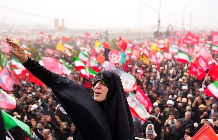 زنان در تشییع خامنه‌ای؛ بدن زنانه، ابزار بازسازی اقتدار