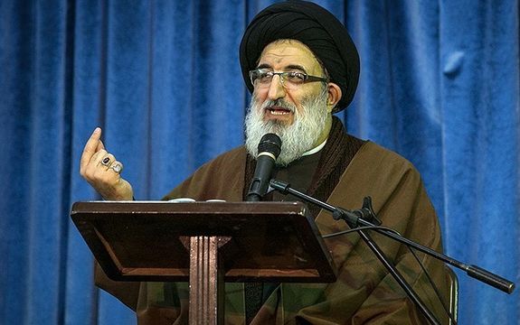نماینده خامنهای در البرز: جامعه کارگری تا امروز پای کار نظام ایستادهاند