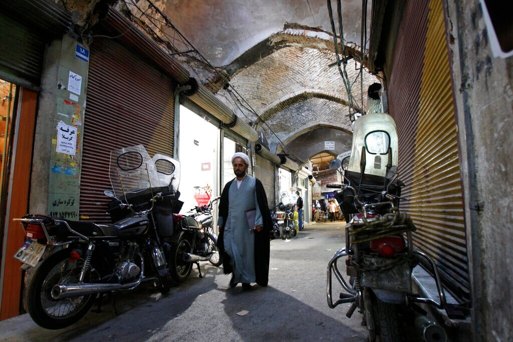 مواطن إيراني: فرض الأحكام العرفية في "تبريز"