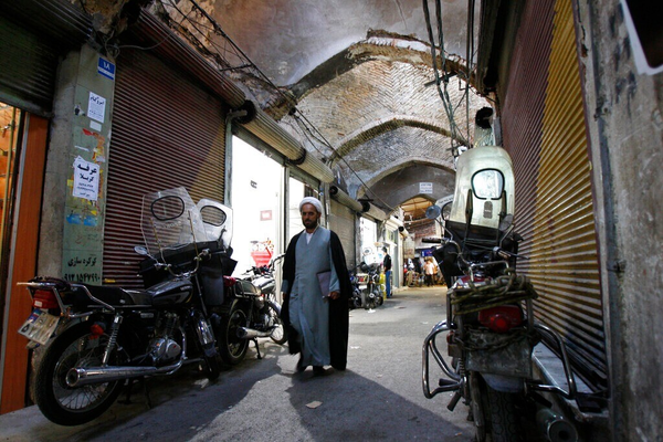 پیام مخاطب: در تبریز حکومت نظامی برقرار شده است