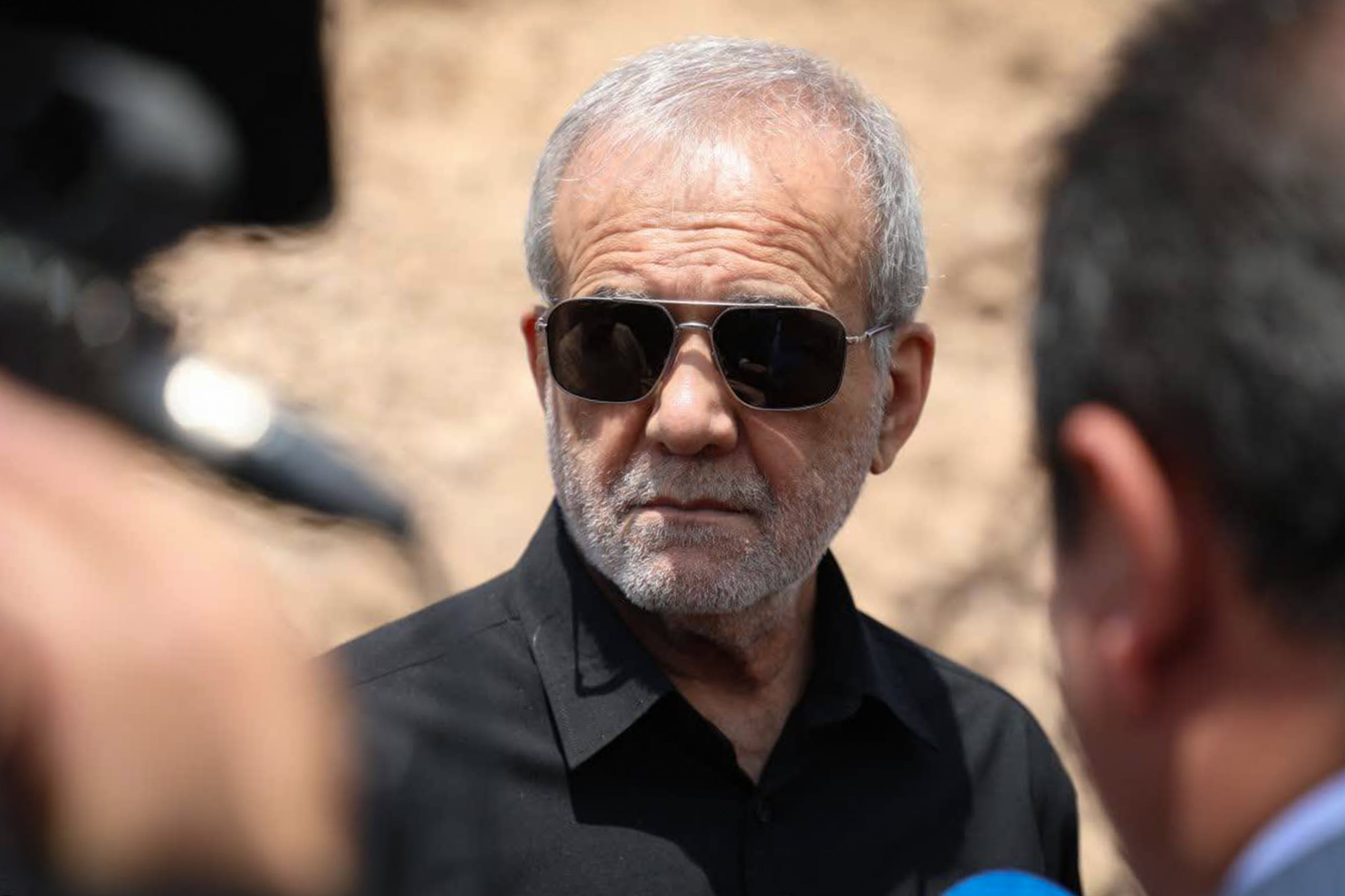 Israeli attack on SNSC meeting designed to kill Pezeshkian, official says