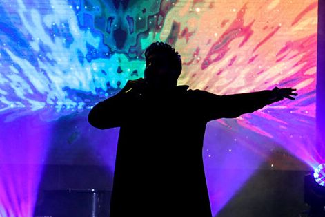 عضو کمیسیون فرهنگی مجلس: برگزاری کنسرت حرام نیست اما در مشهد و قم نباشد