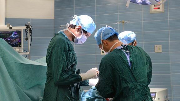 روزنامه اعتماد در گزارشی نوشت که بيش از ۵۰ درصد پزشكان متخصص سهميهای هستند