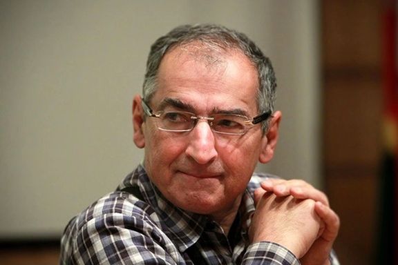 واکنش زیباکلام به سفر رئیسی: تابلوی «نه شرقی، نه غربی» سردر وزارت خارجه را پایین بیاورید