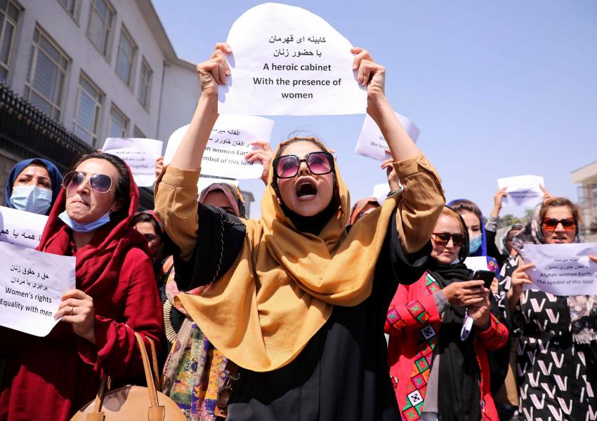 شهردار طالبان در کابل، کارکنان زن شهرداری را خانه‌نشین کرد