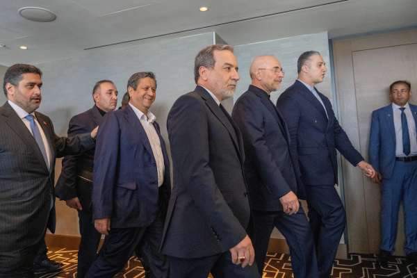Hardliners accuse negotiating team of ignoring Supreme Leader's objections