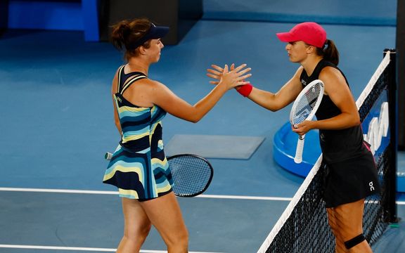 حذف زن شماره یک تنیس جهان از گرنداسلم استرالیا