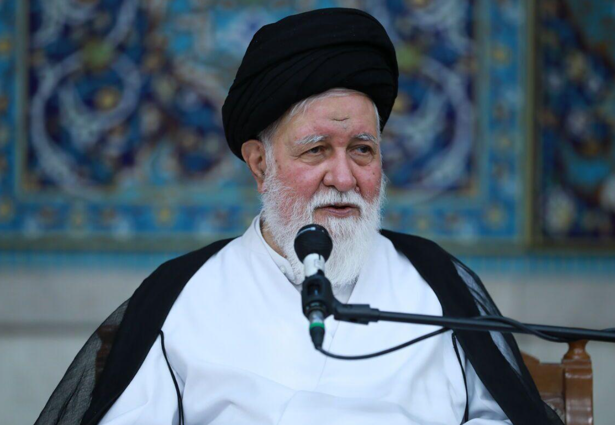 ممثل خامنئي يطالب بمواجهة "عدم ارتداء الحجاب" ويطالب السلطات بالتدخل