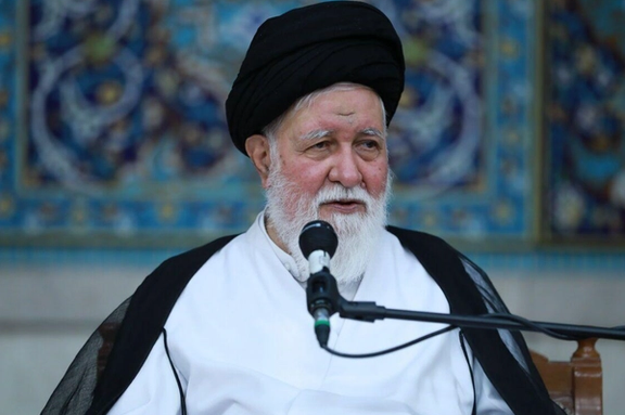 ممثل خامنئي يطالب بمواجهة "عدم ارتداء الحجاب" ويطالب السلطات بالتدخل