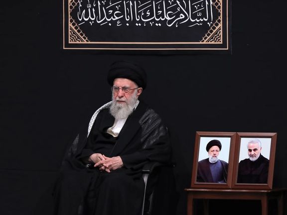 عزاداری محرم خامنهای با عکس رئیسی و سلیمانی