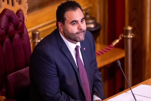 رئيس البرلمان النرويجي يعلن دعمه للاحتجاجات الإيرانية
