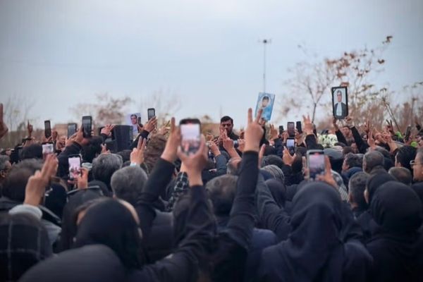 وکلای محمدی، مطلبزاده و امیری میگویند اتهامات علیه موکلانشان هنوز مشخص نیست