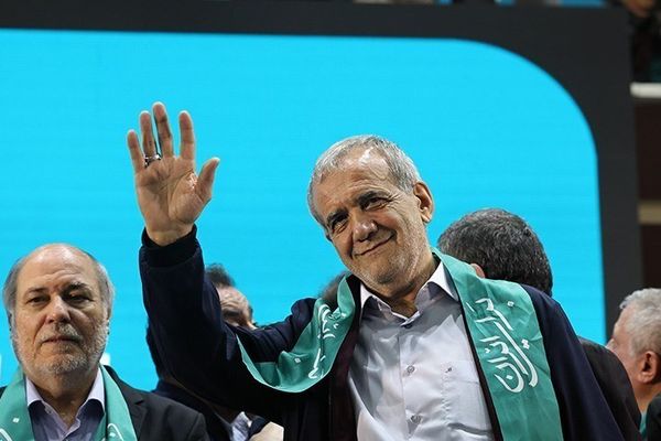 Presidential Candidate Reveals Rampant Corruption in Iranian Government