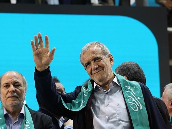 Presidential Candidate Reveals Rampant Corruption in Iranian Government