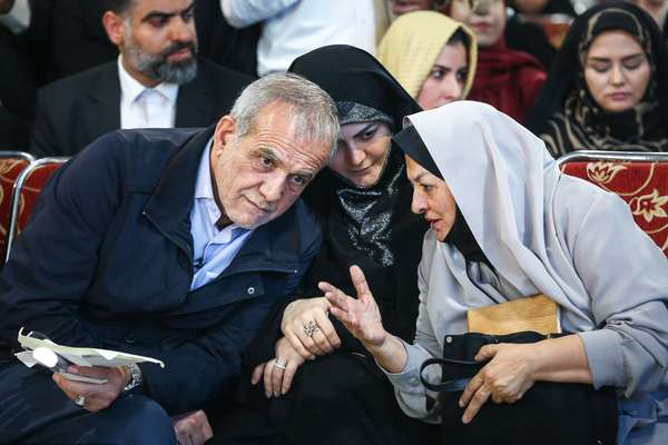 پزشکیان؛ نفی حق پوشش و نگاه تربیتی به زنان