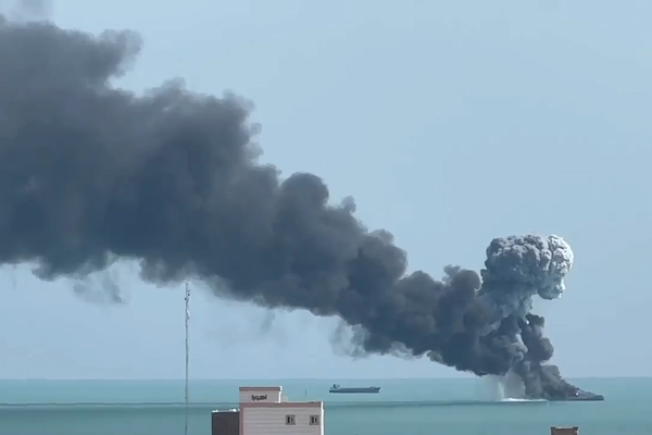 مناطقی از جنوب و مرکز ایران هدف حملات هوایی آمریکا و اسرائیل قرار گرفت