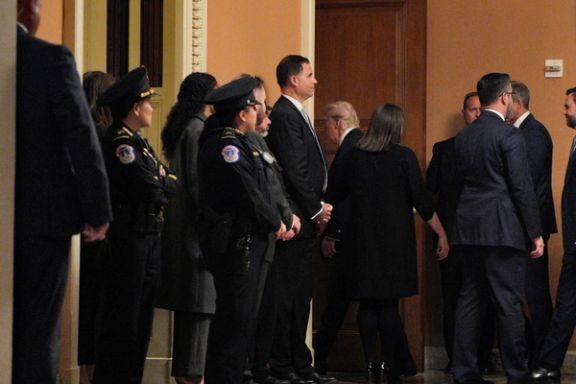 مردی که قصد داشت با قمه و چاقو وارد ساختمان کنگره آمریکا شود، دستگیر شد