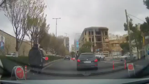 هروب للجنود ونقص في الذخائر والأغذية.. فجوة عميقة وتمييز بين الجيش والحرس الثوري في إيران