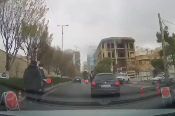 هروب للجنود ونقص في الذخائر والأغذية.. فجوة عميقة وتمييز بين الجيش والحرس الثوري في إيران