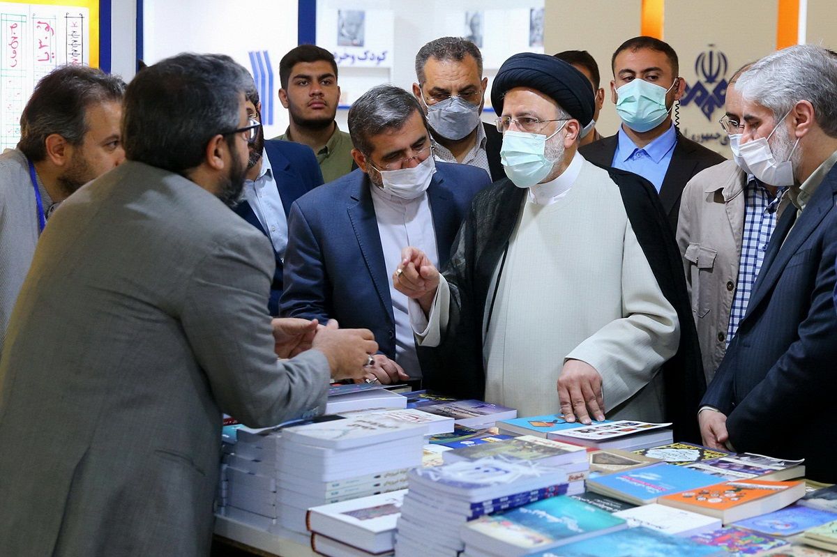 Iran's President Ebrahim Raisi during a visit to Tehran's book fair (May 2022)