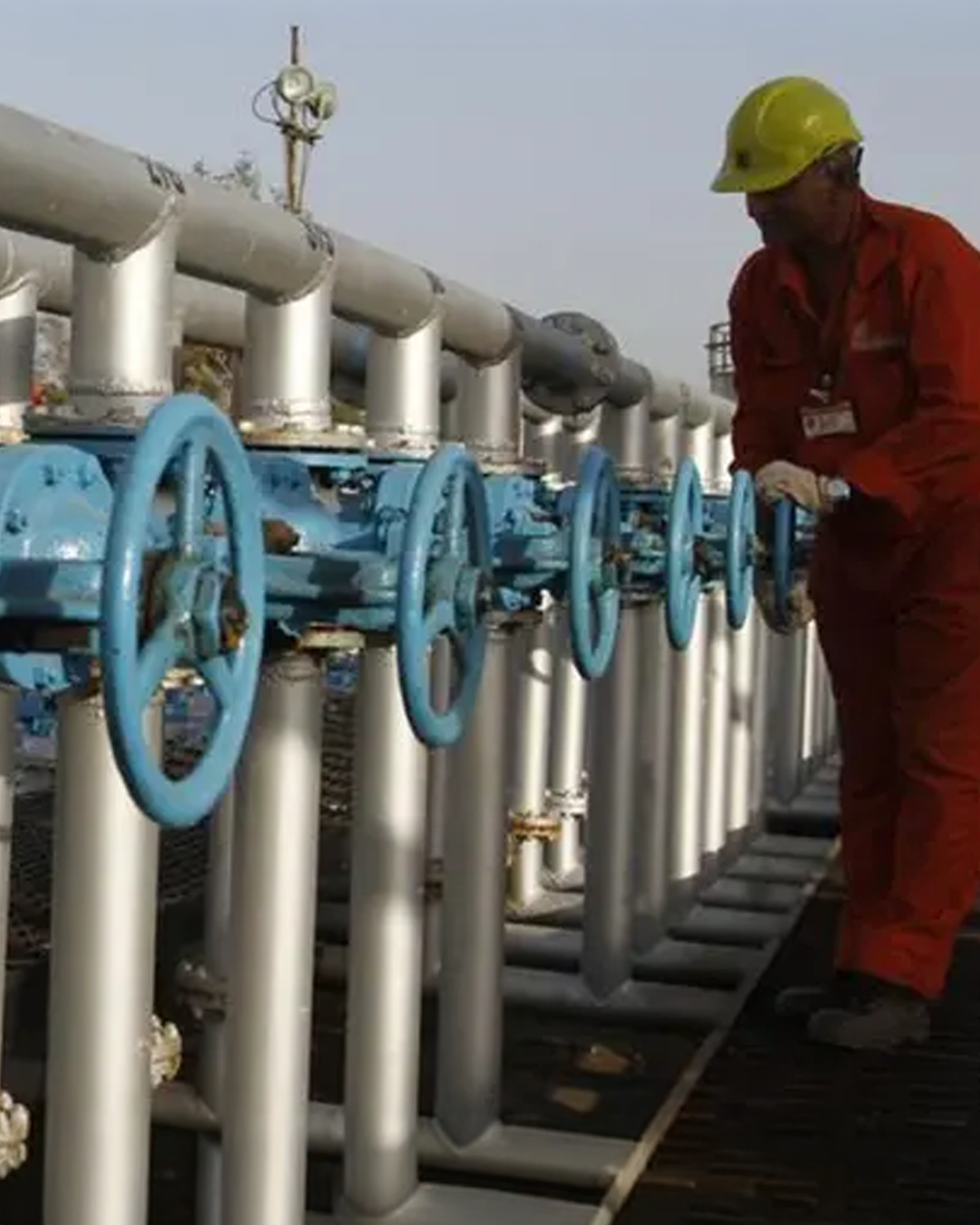 الإمارات تسرّع مشروع خط أنابيب نفط لتجاوز مضيق هرمز