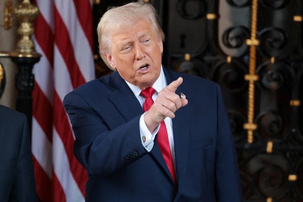 تایم: تهدید ترامپ به مداخله آمریکا، فشارها بر حکومت را افزایش داد