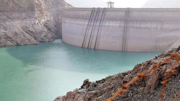 مسؤول إيراني: طهران على حافة العطش ومياه السدود تكفي حتى نهاية سبتمبر