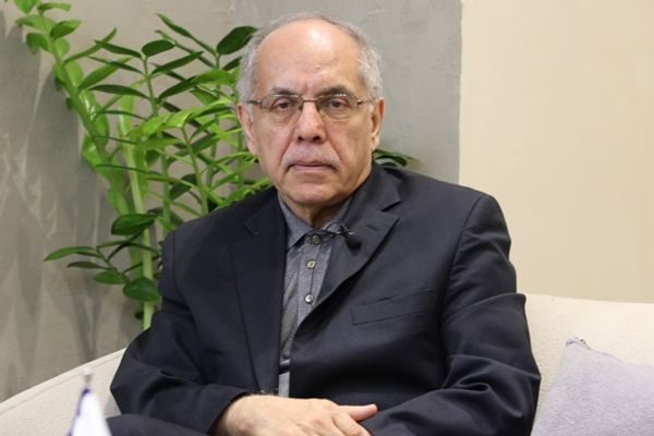 دیپلمات پیشین جمهوری اسلامی: تنگه هرمز را ببندیم آمریکا تمام داراییهای ما را میزند