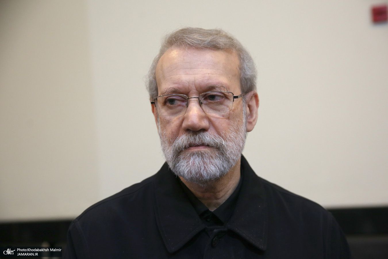 علی لاریجانی: به ما می‌گویند یا تسلیم شوید یا به شما حمله می‌کنیم