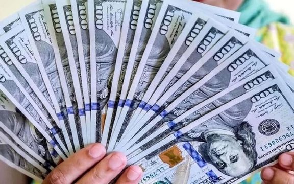 قیمت دلار از ۱۳۱ هزار تومان گذشت