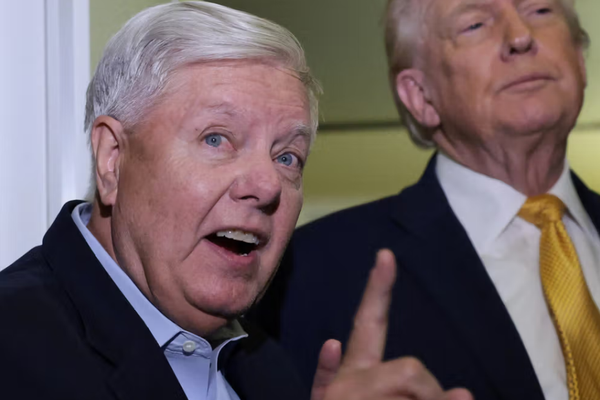 السيناتور ليندسي غراهام: الآن هو وقت التحرك العسكري الحاسم ضد المسؤولين عن القتل في إيران