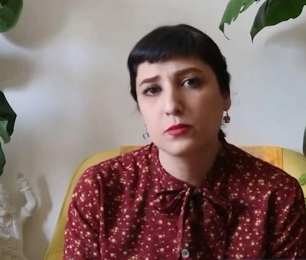 رسامة كاريكاتير إيرانية عن اعتقالها: أسبوعان من الإهانة والتعذيب ومحاولات التسميم