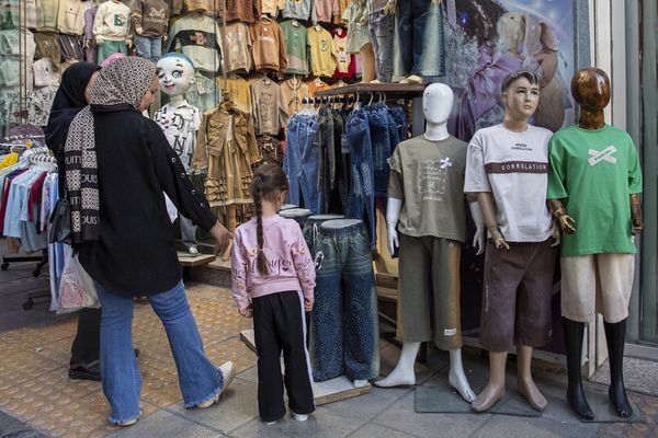 Iran economists warn recovery needs reform not just relief