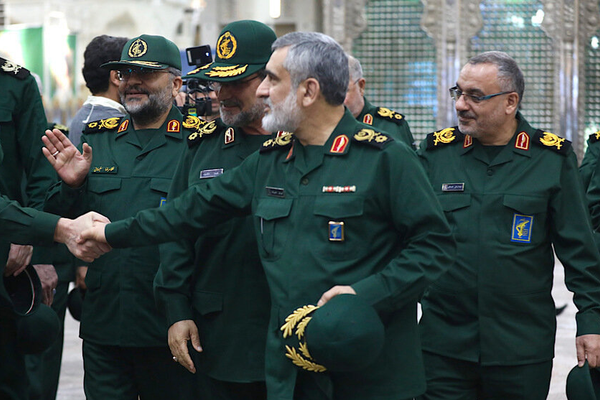 "واي نت": إسرائيل استهدفت قائد قوة الجو-فضاء بالحرس الثوري الإيراني عبر "الخداع الراداري"