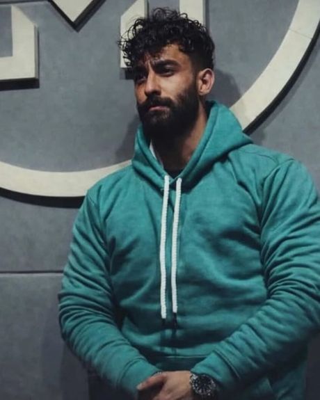 إيران تصدر حكمًا بالإعدام على لاعب كرة قدم