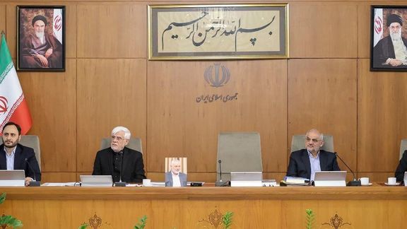 قاب عکس اسماعیل هنیه در جلسه هیات دولت جمهوری اسلامی