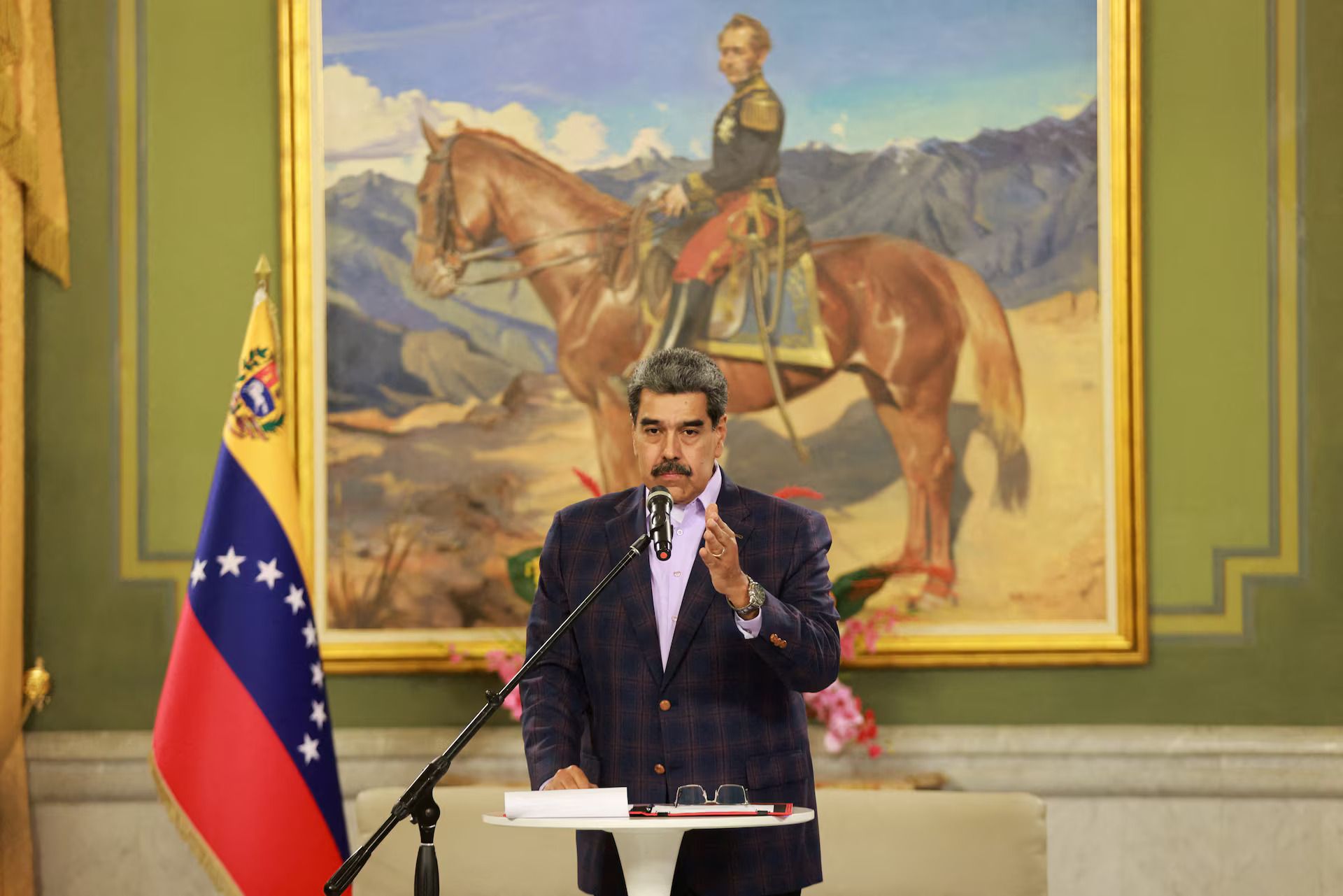 US senator says failing to topple Venezuela's Maduro will embolden Iran