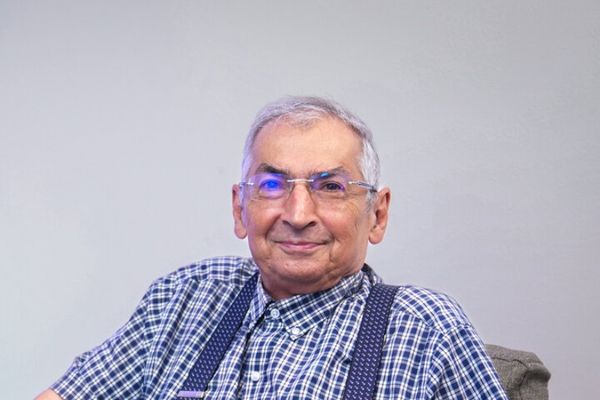 زیباکلام، فعال اصلاحطلب: جمهوری اسلامی میداند در جنگ با آمریکا، پیروزی نیست